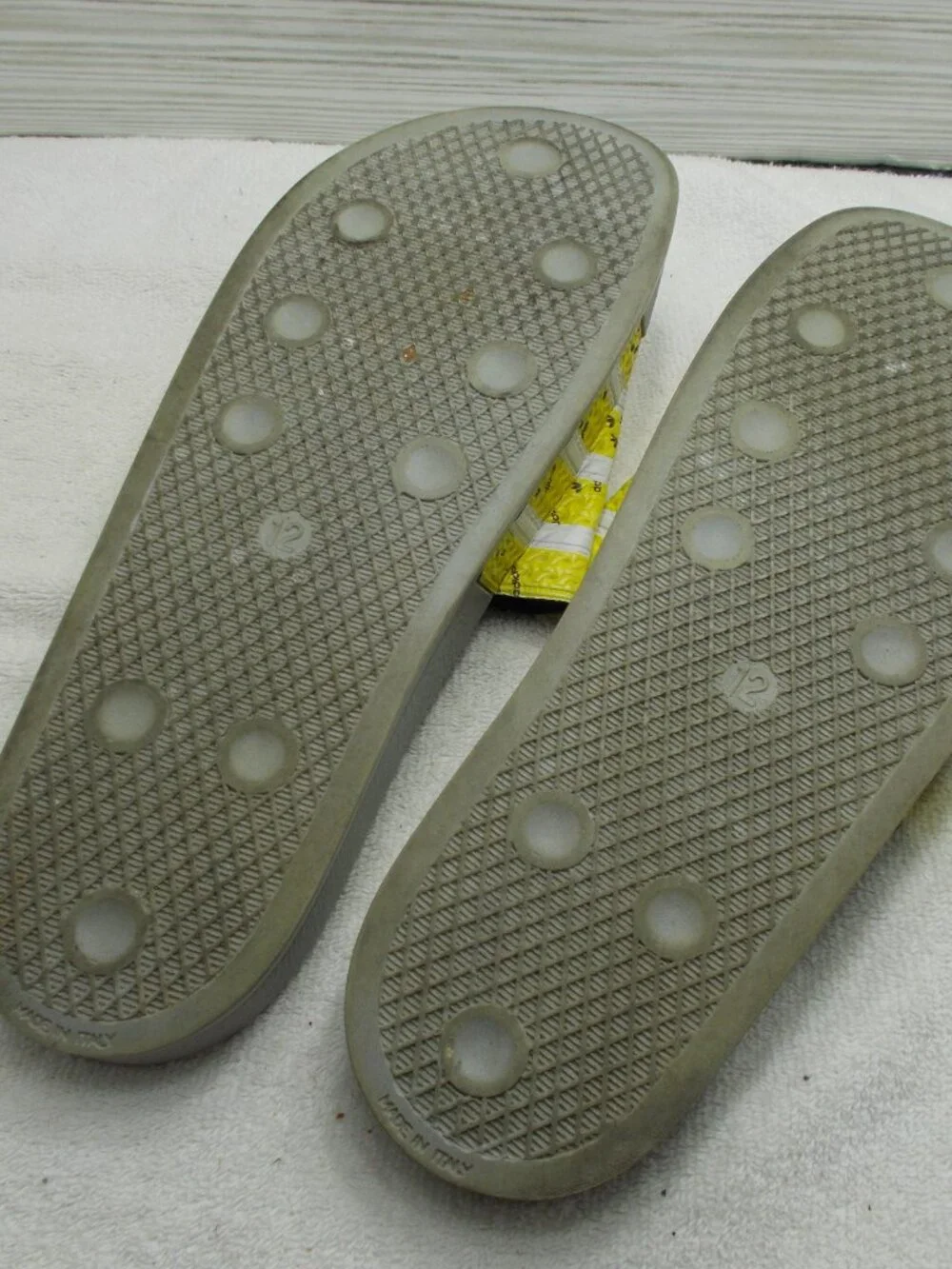 Adidas Originals Men's Adilette Trefoil Slides Size 12 GY1336